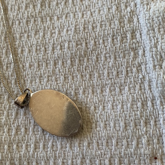 Sterling silver necklace with black agate and sterling silver charm - Picture 6 of 6